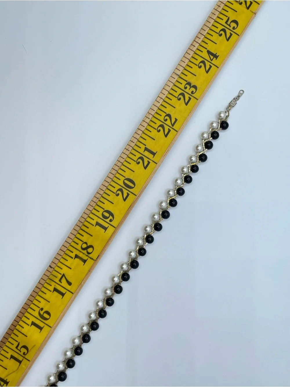 Vintage Korea Faux Pearl Black White Beaded Gold Tone Chain Necklace Elegant
